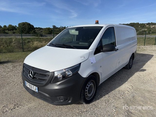 2018 Mercedes-Benz Vito 111 cdi Vehicule Utilitaire Cargo Van - Fourgonnette: photos 1 2018 Mercedes-Benz Vito 111 cdi Vehicule Utilitaire Cargo Van - Fourgonnette: photos 1