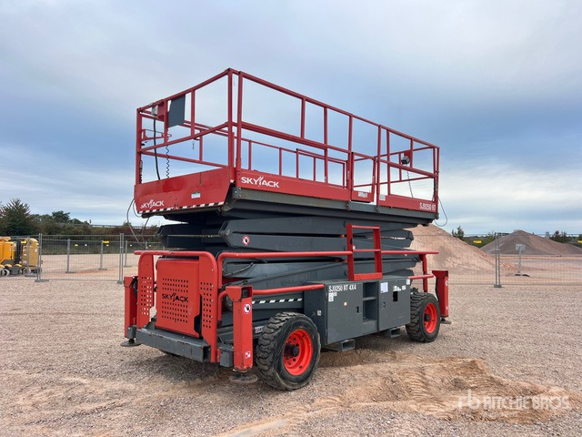 2018 Skyjack SJ9250 RT 4x4 Nacelle Ciseaux Scissor Lift - Nacelle ciseaux: photos 2 2018 Skyjack SJ9250 RT 4x4 Nacelle Ciseaux Scissor Lift - Nacelle ciseaux: photos 2