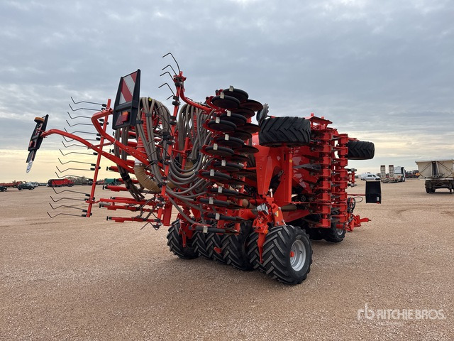2022 Kubota SC1401CF 4 m Semi-Mount Semoir Pneumatique Air Seeder - Semoir: photos 4 2022 Kubota SC1401CF 4 m Semi-Mount Semoir Pneumatique Air Seeder - Semoir: photos 4