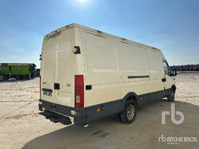 IVECO DAILY 35C12 Vehicule Utilitaire - Fourgon utilitaire: photos 3 IVECO DAILY 35C12 Vehicule Utilitaire - Fourgon utilitaire: photos 3
