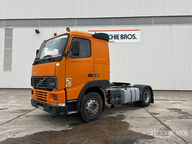 2001 Volvo FH12 420 4x2 Tracteur Routier Cabine Cou ... S/A Sleeper Truck Tractor - Tracteur routier: photos 1 2001 Volvo FH12 420 4x2 Tracteur Routier Cabine Cou ... S/A Sleeper Truck Tractor - Tracteur routier: photos 1
