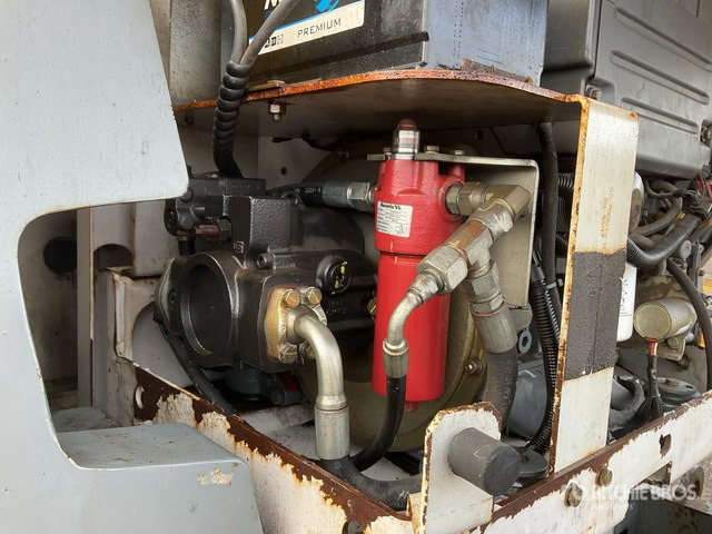 2008 Haulotte HA16PXNT 4WD Diesel Articulating Boom Lift - Nacelle articulée: photos 5 2008 Haulotte HA16PXNT 4WD Diesel Articulating Boom Lift - Nacelle articulée: photos 5