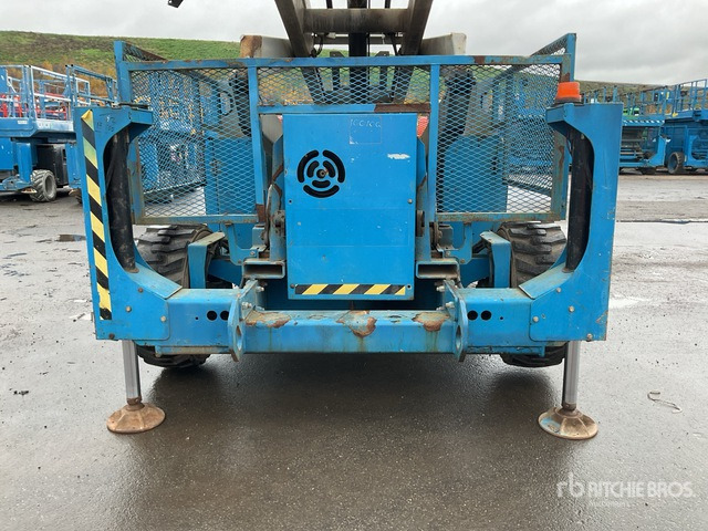 2010 Genie GS-5390 4x4 Diesel Scissor Lift - Nacelle ciseaux: photos 4 2010 Genie GS-5390 4x4 Diesel Scissor Lift - Nacelle ciseaux: photos 4