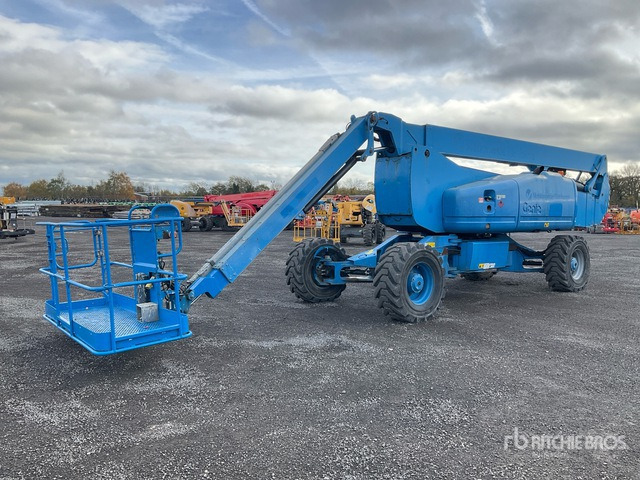 2010 Genie Z135/70 4WD Diesel Articulating Boom Lift - Nacelle articulée: photos 3 2010 Genie Z135/70 4WD Diesel Articulating Boom Lift - Nacelle articulée: photos 3