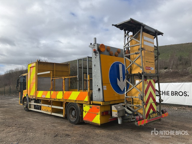 2012 Mercedes-Benz Econic 4x2 18 Ton Impact Protection Ve ... Flatbed Truck - Camion plateau: photos 4 2012 Mercedes-Benz Econic 4x2 18 Ton Impact Protection Ve ... Flatbed Truck - Camion plateau: photos 4
