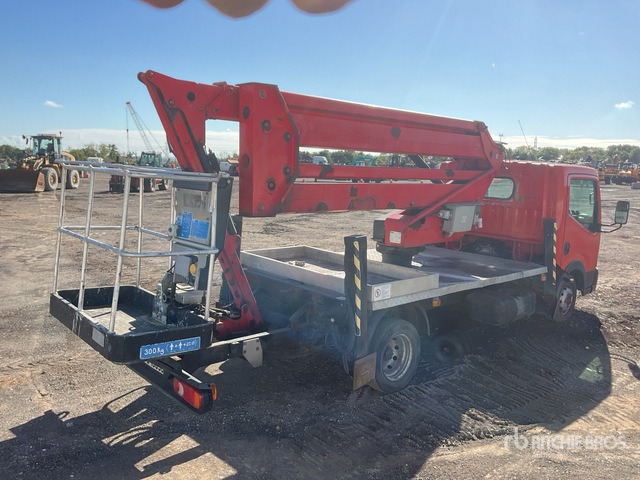 2013 Nissan Cabstar CTE ZED 21JH 4x2 20M Bucket Truck - Camion avec nacelle: photos 3 2013 Nissan Cabstar CTE ZED 21JH 4x2 20M Bucket Truck - Camion avec nacelle: photos 3
