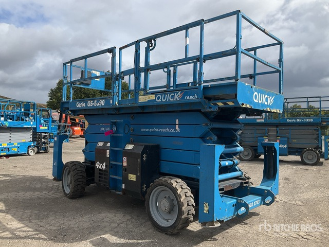 2015 Genie GS-5390 4x4 Diesel Scissor Lift - Nacelle ciseaux: photos 2 2015 Genie GS-5390 4x4 Diesel Scissor Lift - Nacelle ciseaux: photos 2