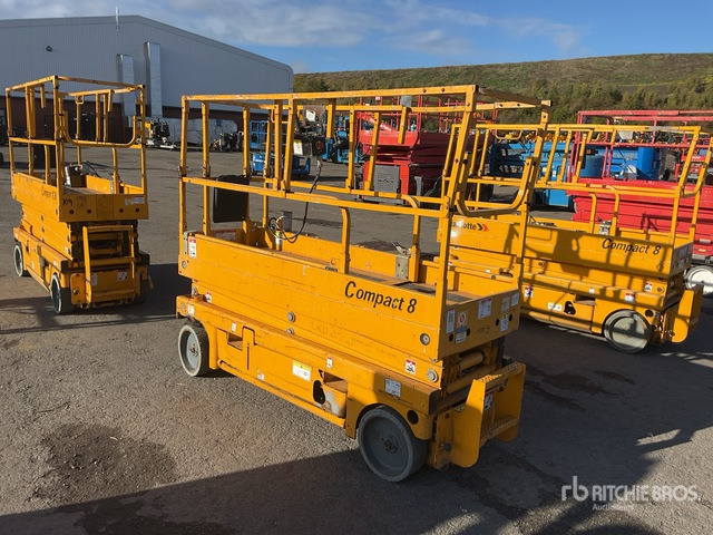 2015 Haulotte COMPACT8 Electric Scissor Lift - Nacelle ciseaux: photos 3 2015 Haulotte COMPACT8 Electric Scissor Lift - Nacelle ciseaux: photos 3