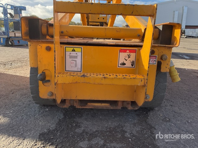 2015 Haulotte COMPACT8 Electric Scissor Lift - Nacelle ciseaux: photos 5 2015 Haulotte COMPACT8 Electric Scissor Lift - Nacelle ciseaux: photos 5