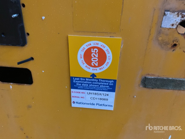 2015 Haulotte H18SX 4x4 Diesel Scissor Lift - Nacelle ciseaux: photos 3 2015 Haulotte H18SX 4x4 Diesel Scissor Lift - Nacelle ciseaux: photos 3