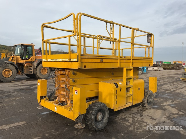 2015 Haulotte H18SX 4x4 Diesel Scissor Lift - Nacelle ciseaux: photos 3 2015 Haulotte H18SX 4x4 Diesel Scissor Lift - Nacelle ciseaux: photos 3