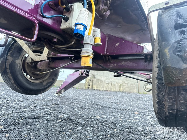 2015 Nifty-Lift 170 HDE Telescopic Boom Lift - Nacelle sur remorque: photos 5 2015 Nifty-Lift 170 HDE Telescopic Boom Lift - Nacelle sur remorque: photos 5