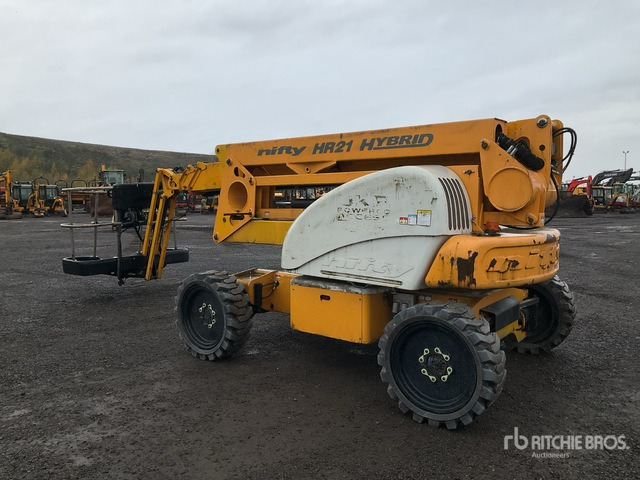 2015 Nifty-Lift HR21-141 4WD Hybrid Articulating Boom Lift - Nacelle articulée: photos 3 2015 Nifty-Lift HR21-141 4WD Hybrid Articulating Boom Lift - Nacelle articulée: photos 3