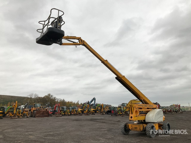 2015 Nifty-Lift HR21-141 4WD Hybrid Articulating Boom Lift - Nacelle articulée: photos 1 2015 Nifty-Lift HR21-141 4WD Hybrid Articulating Boom Lift - Nacelle articulée: photos 1
