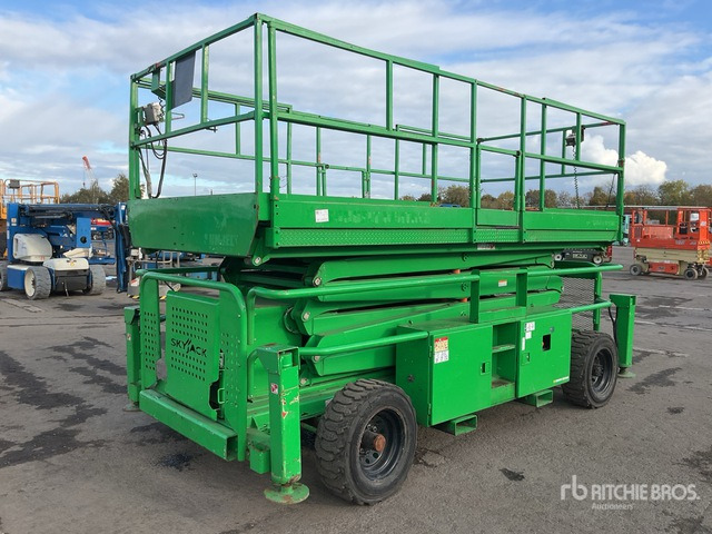 2015 Skyjack SJ9241 4x4 Diesel Scissor Lift - Nacelle ciseaux: photos 3 2015 Skyjack SJ9241 4x4 Diesel Scissor Lift - Nacelle ciseaux: photos 3