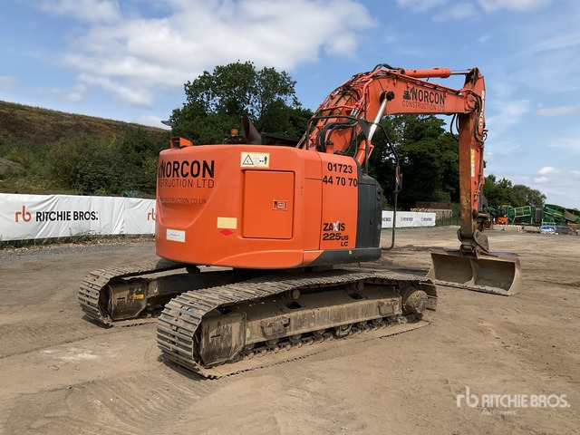 2016 Hitachi ZX225USLC-5B Tracked Excavator - Pelle sur chenille: photos 4 2016 Hitachi ZX225USLC-5B Tracked Excavator - Pelle sur chenille: photos 4