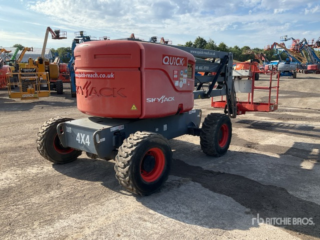 2016 Skyjack SJ46AJ 4WD Diesel Articulating Boom Lift - Nacelle articulée: photos 5 2016 Skyjack SJ46AJ 4WD Diesel Articulating Boom Lift - Nacelle articulée: photos 5
