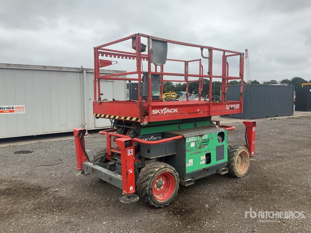 2016 Skyjack SJ6832RT 4x4 Diesel Scissor Lift - Nacelle ciseaux: photos 4 2016 Skyjack SJ6832RT 4x4 Diesel Scissor Lift - Nacelle ciseaux: photos 4