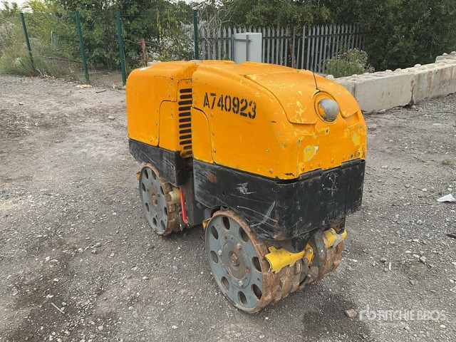 2016 Wacker Neuson Roller RT Trench Compactor - Mini compacteur: photos 3 2016 Wacker Neuson Roller RT Trench Compactor - Mini compacteur: photos 3