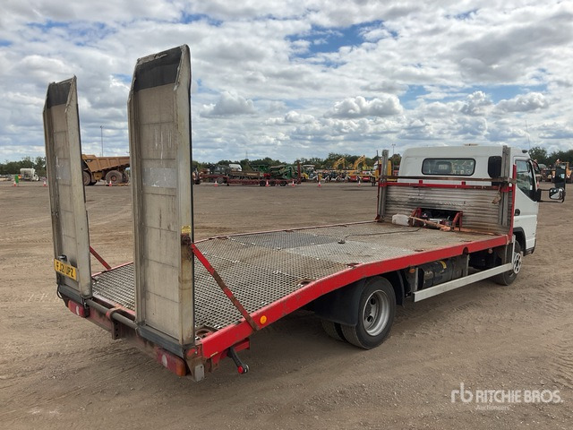 2021 Mitsubishi Canter 4x2 Flatbed Truck - Camion plateau: photos 3 2021 Mitsubishi Canter 4x2 Flatbed Truck - Camion plateau: photos 3