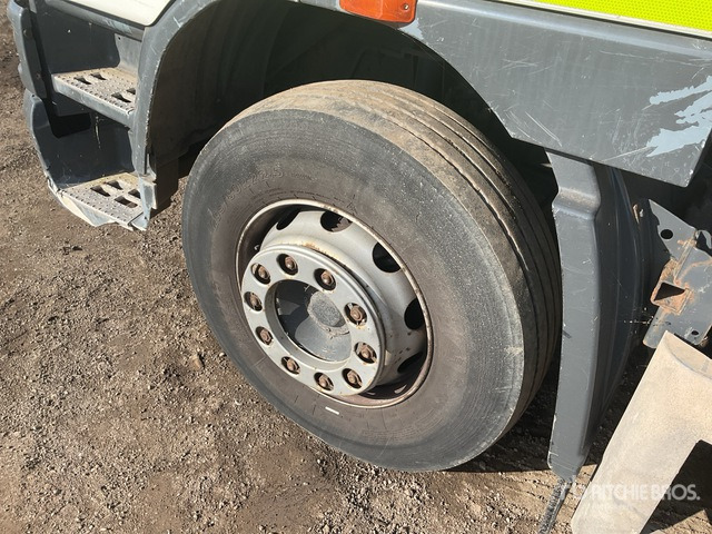 2012 DAF CF65.220 4x2 Sleeper Motorway Cushion Ve ... :Misc. Traffic Control Truck - Véhicule de voirie/ Spécial, Camion: photos 5 2012 DAF CF65.220 4x2 Sleeper Motorway Cushion Ve ... :Misc. Traffic Control Truck - Véhicule de voirie/ Spécial, Camion: photos 5