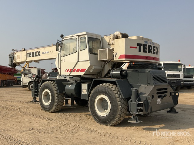 2000 Terex RT230 30 ton 4x4x4 Rough Terrain Crane - Grue automotrice lente: photos 3 2000 Terex RT230 30 ton 4x4x4 Rough Terrain Crane - Grue automotrice lente: photos 3