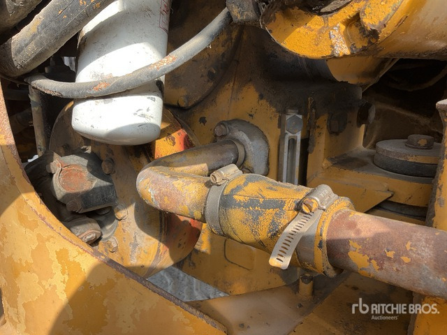 Chargeuse sur pneus 2002 Cat 962G: photos 6
