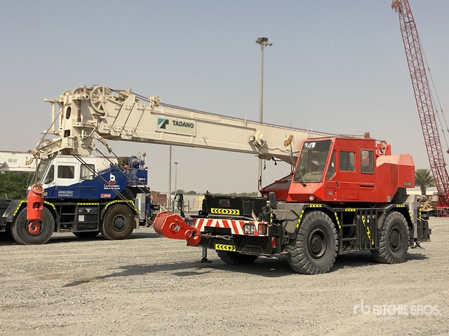 2002 Tadano TR300 EX 30 ton 4x4x4 Rough Terrain Crane - Grue automotrice lente: photos 1 2002 Tadano TR300 EX 30 ton 4x4x4 Rough Terrain Crane - Grue automotrice lente: photos 1