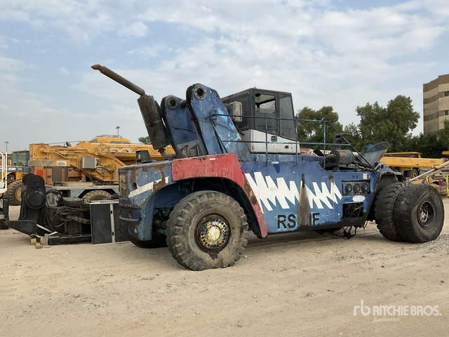 2004 Fantuzzi CS45KM 45 ton (Inoperable) Container Handler - Chariot porte-conteneur: photos 3 2004 Fantuzzi CS45KM 45 ton (Inoperable) Container Handler - Chariot porte-conteneur: photos 3