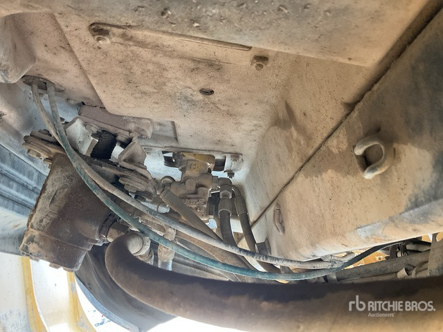 2005 Cat 966G Series II - Chargeuse sur pneus: photos 5 2005 Cat 966G Series II - Chargeuse sur pneus: photos 5