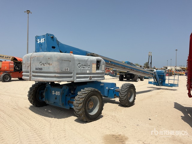 2006 Genie S85 4WD Diesel Telescopic Boom Lift - Nacelle télescopique: photos 4 2006 Genie S85 4WD Diesel Telescopic Boom Lift - Nacelle télescopique: photos 4