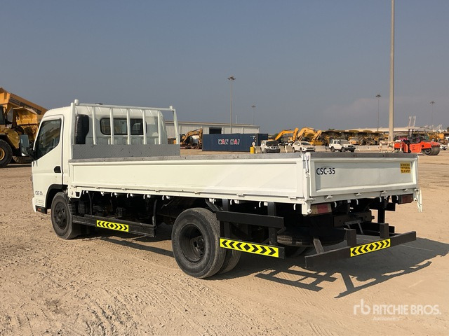 2006 Mitsubishi Canter 4x2 Flatbed Truck - Camion plateau: photos 2 2006 Mitsubishi Canter 4x2 Flatbed Truck - Camion plateau: photos 2
