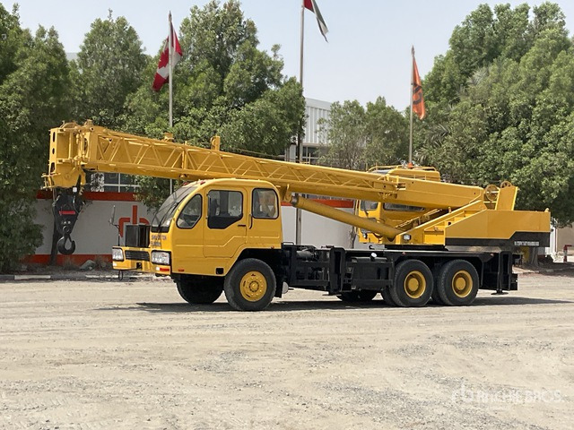 2007 XCMG QY20 20 ton 6x4 Hydraulic Truck Crane - Grue mobile: photos 1 2007 XCMG QY20 20 ton 6x4 Hydraulic Truck Crane - Grue mobile: photos 1
