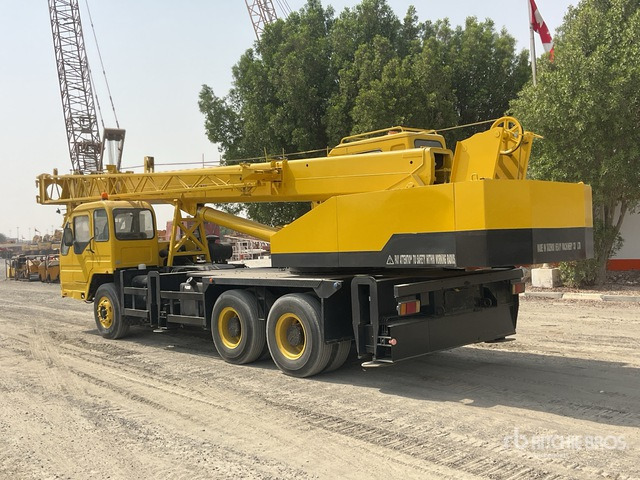 2007 XCMG QY20 20 ton 6x4 Hydraulic Truck Crane - Grue mobile: photos 4 2007 XCMG QY20 20 ton 6x4 Hydraulic Truck Crane - Grue mobile: photos 4