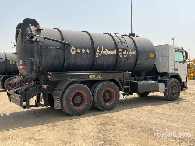 2008 Volvo FM400 6x4 20000 Liters Vacuum Tanker Truck - Camion hydrocureur: photos 4 2008 Volvo FM400 6x4 20000 Liters Vacuum Tanker Truck - Camion hydrocureur: photos 4