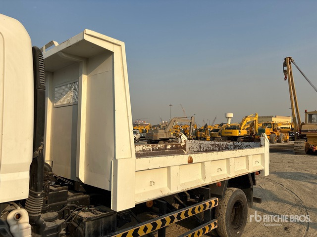 2010 Mitsubishi Canter 4x4 S/A Dump Truck - Camion benne: photos 5 2010 Mitsubishi Canter 4x4 S/A Dump Truck - Camion benne: photos 5