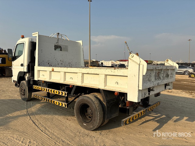 2010 Mitsubishi Canter 4x4 S/A Dump Truck - Camion benne: photos 2 2010 Mitsubishi Canter 4x4 S/A Dump Truck - Camion benne: photos 2