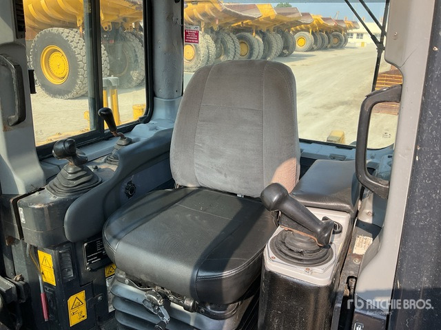 2012 Komatsu D155A-6 Crawler Dozer - Bulldozer: photos 5 2012 Komatsu D155A-6 Crawler Dozer - Bulldozer: photos 5