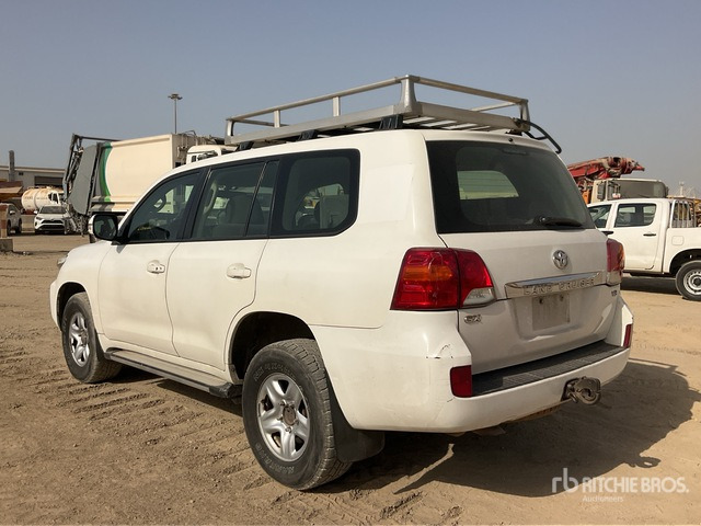 2012 Toyota Land Cruiser GX 200L 4x4 SUV - SUV: photos 2 2012 Toyota Land Cruiser GX 200L 4x4 SUV - SUV: photos 2