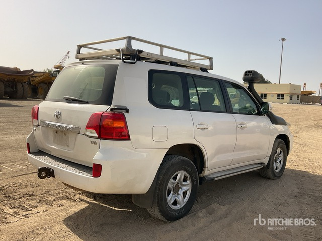 2012 Toyota Land Cruiser GX 200L 4x4 SUV - SUV: photos 3 2012 Toyota Land Cruiser GX 200L 4x4 SUV - SUV: photos 3