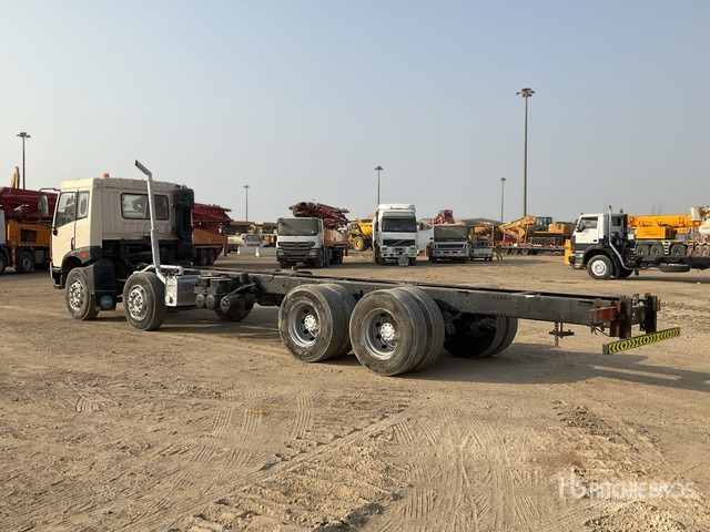 2014 FAW CA1313P 8x4 Twin-Steer Cab and Chassis - Châssis cabine: photos 4 2014 FAW CA1313P 8x4 Twin-Steer Cab and Chassis - Châssis cabine: photos 4