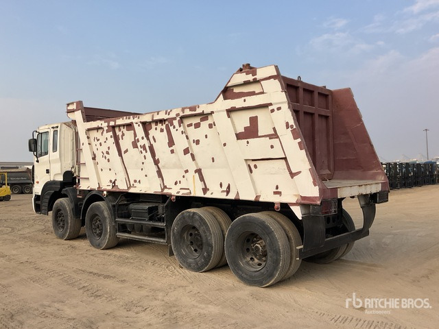 2014 Hyundai HD370 8x4 Twin-Steer Tri/A Dump Truck - Camion benne: photos 2 2014 Hyundai HD370 8x4 Twin-Steer Tri/A Dump Truck - Camion benne: photos 2