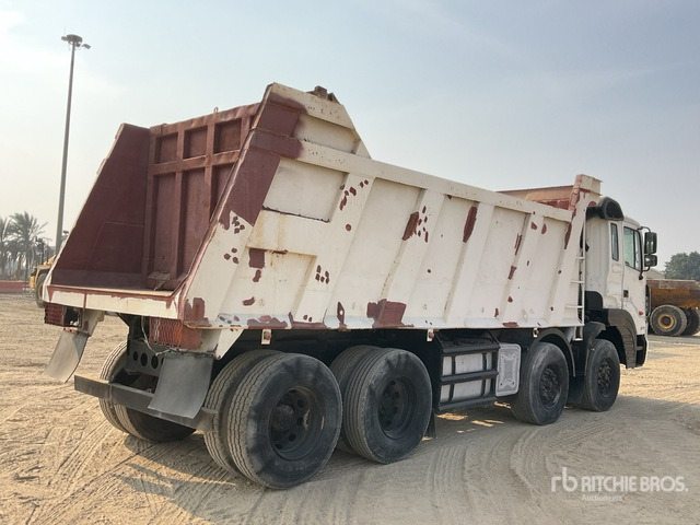 2014 Hyundai HD370 8x4 Twin-Steer Tri/A Dump Truck - Camion benne: photos 3 2014 Hyundai HD370 8x4 Twin-Steer Tri/A Dump Truck - Camion benne: photos 3