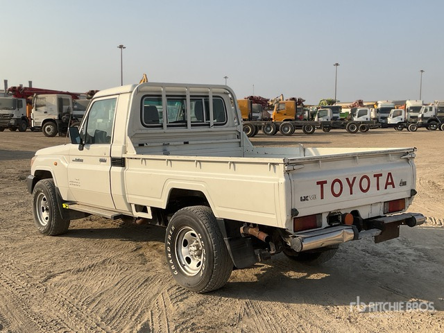 2018 Toyota Land Cruiser 79L 4x4 Pickup - Pick-up: photos 4 2018 Toyota Land Cruiser 79L 4x4 Pickup - Pick-up: photos 4