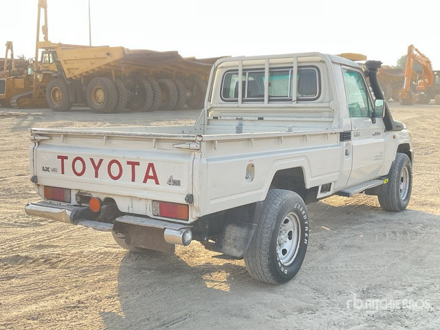 2018 Toyota Land Cruiser 79L 4x4 Pickup - Pick-up: photos 3 2018 Toyota Land Cruiser 79L 4x4 Pickup - Pick-up: photos 3