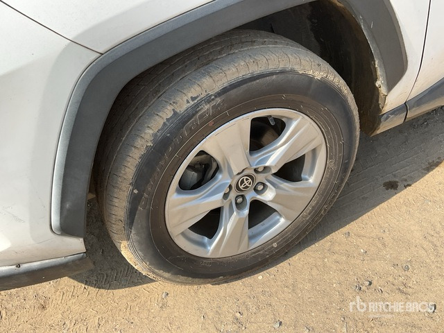 2019 Toyota RAV4 4WD SUV - SUV: photos 4 2019 Toyota RAV4 4WD SUV - SUV: photos 4