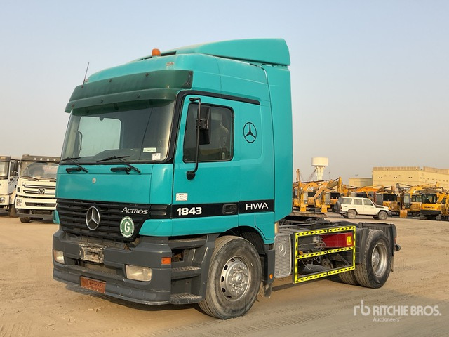 2001 Mercedes-Benz Actros 1843 4x2 S/A Sleeper Truck Tractor - Tracteur routier: photos 1 2001 Mercedes-Benz Actros 1843 4x2 S/A Sleeper Truck Tractor - Tracteur routier: photos 1