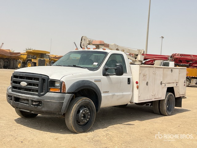 2006 Ford F550XL SUPER DUTY 4x2 Service Truck - Véhicule de voirie/ Spécial: photos 1 2006 Ford F550XL SUPER DUTY 4x2 Service Truck - Véhicule de voirie/ Spécial: photos 1