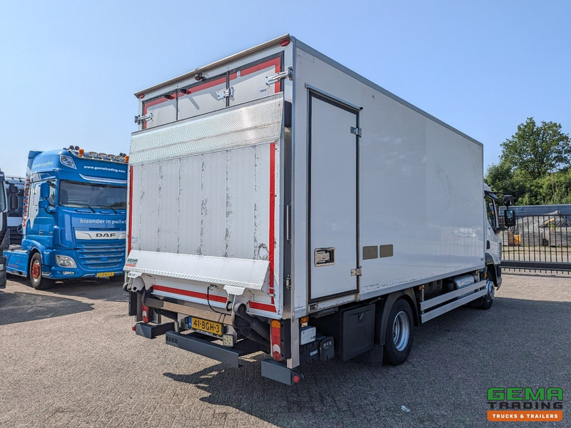 DAF LF 210 FA 4x2 Slaapcab Euro6 - Koelbak 5.5M + Konvekta/Solar-Koeler + Laadklep 1500KG - Zijdeur - 08/2025 APK - Camion frigorifique: photos 4 DAF LF 210 FA 4x2 Slaapcab Euro6 - Koelbak 5.5M + Konvekta/Solar-Koeler + Laadklep 1500KG - Zijdeur - 08/2025 APK - Camion frigorifique: photos 4