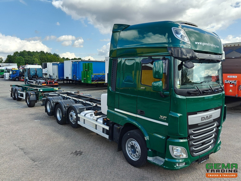 DAF XF510 8x2/4 SuperSpaceCab Euro5 - Retarder - StandAirco - 20FT ContainerCombi + 3 Assige Renders aanhanger - - Camion porte-conteneur/ Caisse mobile: photos 4 DAF XF510 8x2/4 SuperSpaceCab Euro5 - Retarder - StandAirco - 20FT ContainerCombi + 3 Assige Renders aanhanger - - Camion porte-conteneur/ Caisse mobile: photos 4
